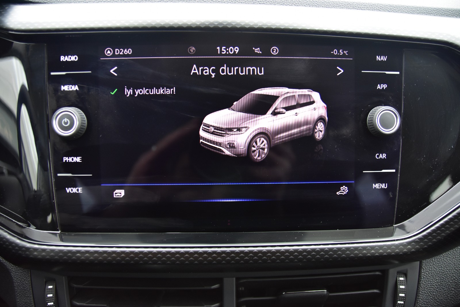 VOLKSWAGEN T-CROSS 17